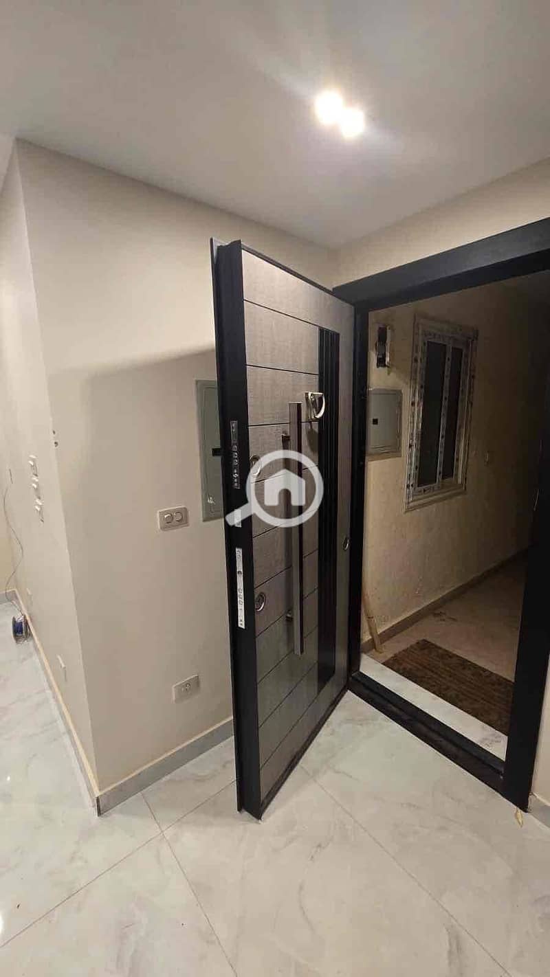 8 fe9d1de9-ff45-4ee6-864b-879ac9d2962c. jpg