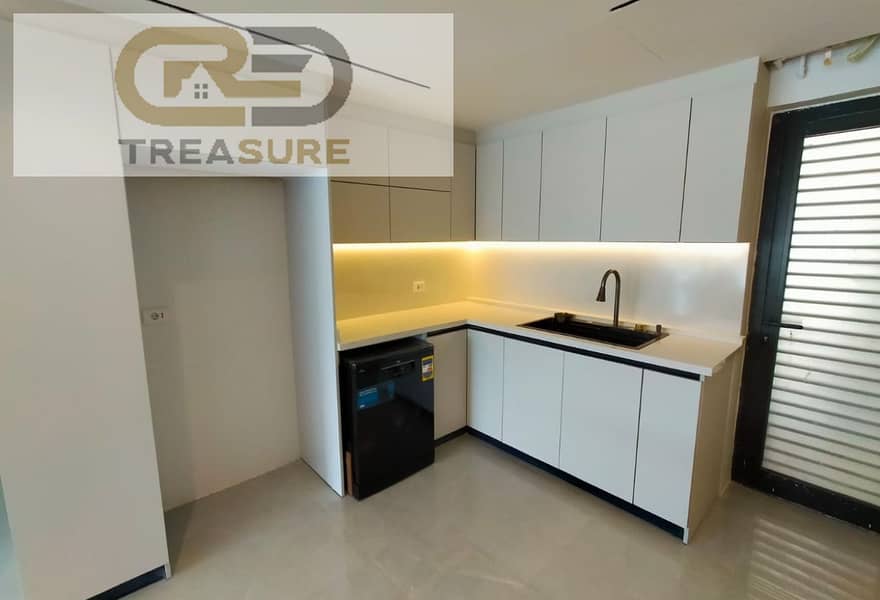 7 adb11618-172c-4d06-a829-0a0fc6ae0d51. jpg