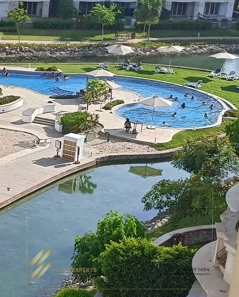 4 030d2fad-e093-4edd-94c1-6931d81b4b1a. jpg