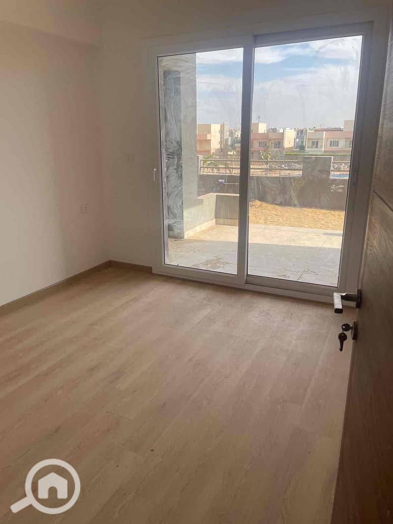 5 56ffd1ea-8b85-4c5f-85f4-15f38db48baf. jpg