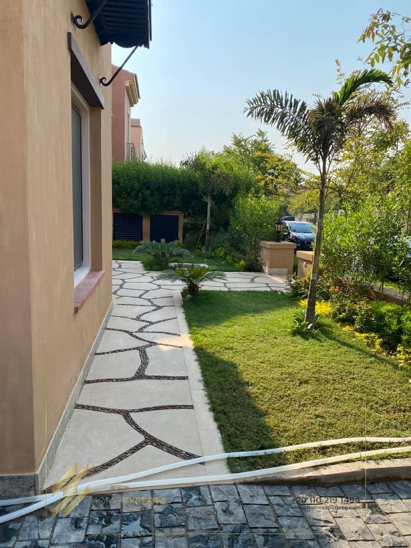 8 9db29267-ea79-497a-8ff8-16883a8b21bd. jpg