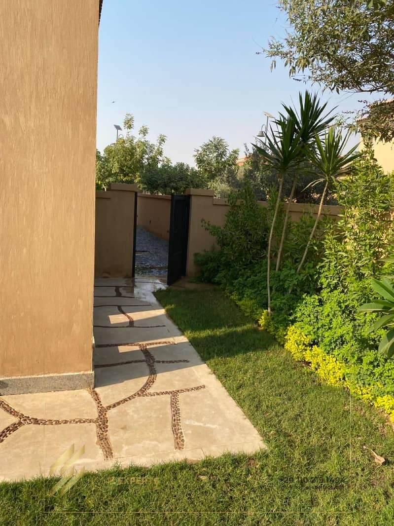 22 6427d57e-8250-4348-8f7e-71c1f4d126cf. jpg