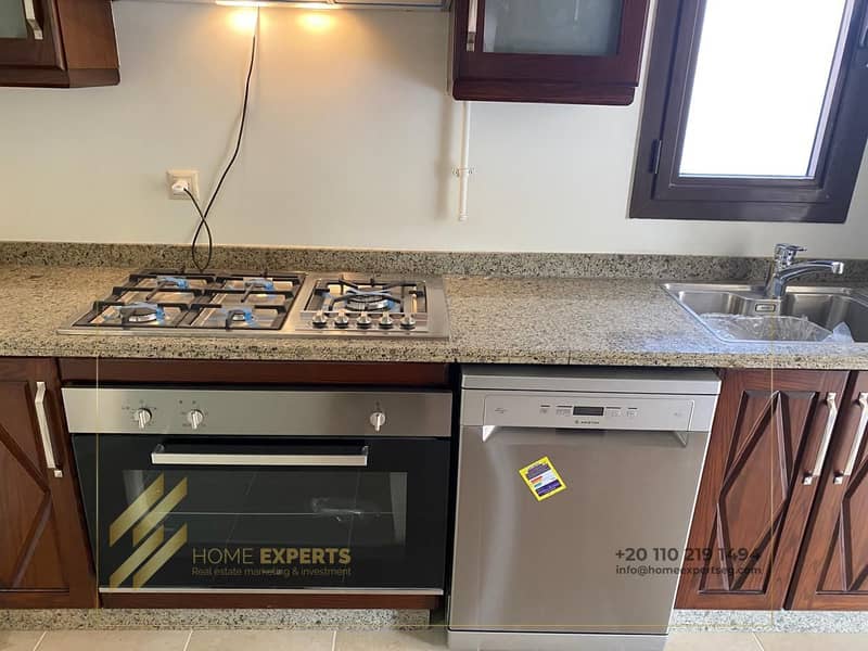 24 77539f50-dd23-487b-bbb5-c19d6239244d. jpg