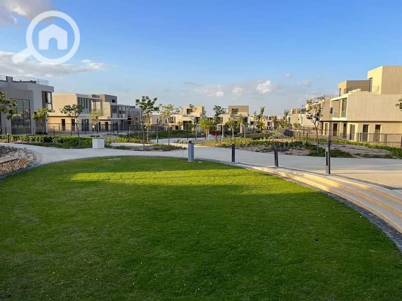 8 573972692_122236389254250135_4272347835055594655_n. jpg