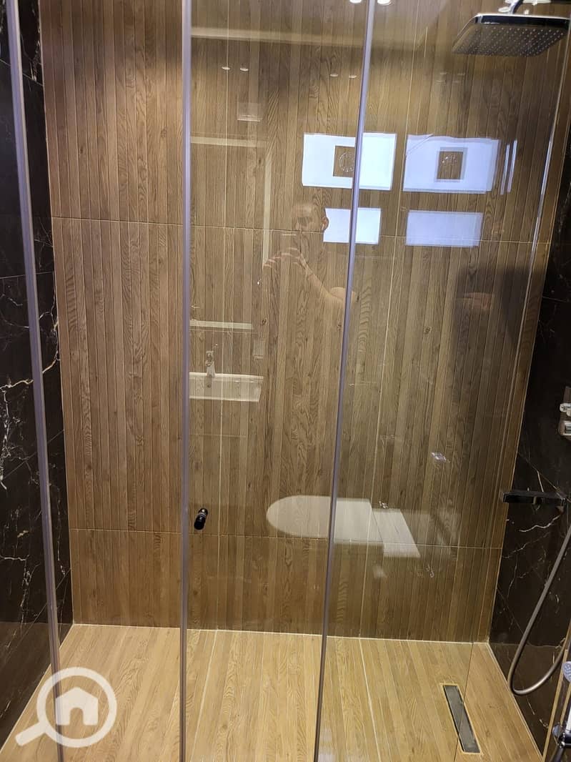 6 cb2211b1-c8e6-4c8a-95f4-dd50a2927ecc. jpeg