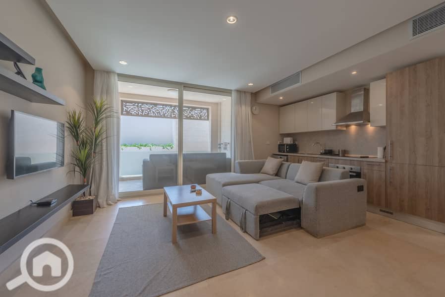 4 WhatsApp Image 2025-10-12 at 16.28. 19_da675a75. jpg