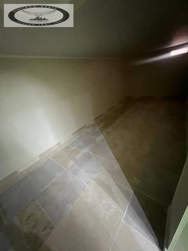 10 832d40a0-2a98-4d82-896c-055b1a5026a2. jpg