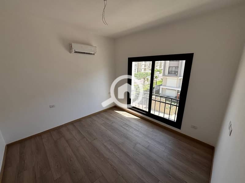 4 6bfbde2a-e701-40ae-aeb8-40bfe74e991e. jpeg