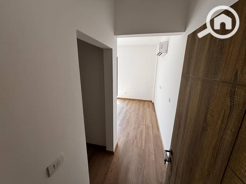 10 df807f4b-d670-467d-be79-7525ec3ddc51. jpeg