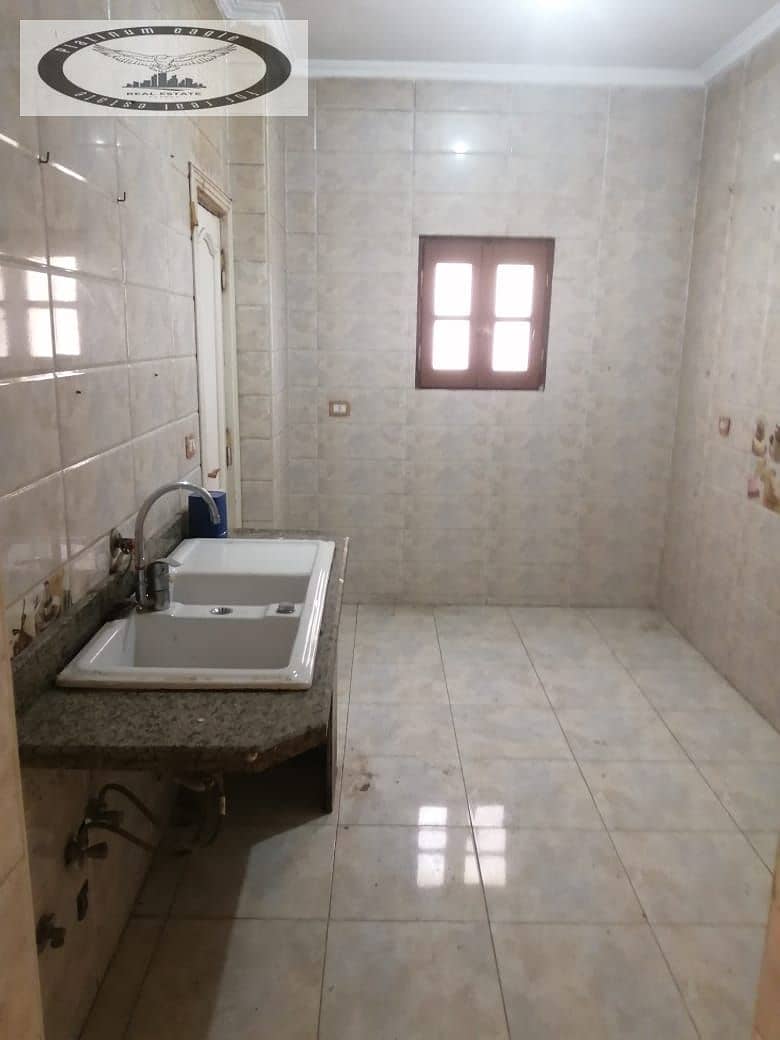 10 eca35edf-f580-4ed0-a3e0-70c606aaf726. jpg