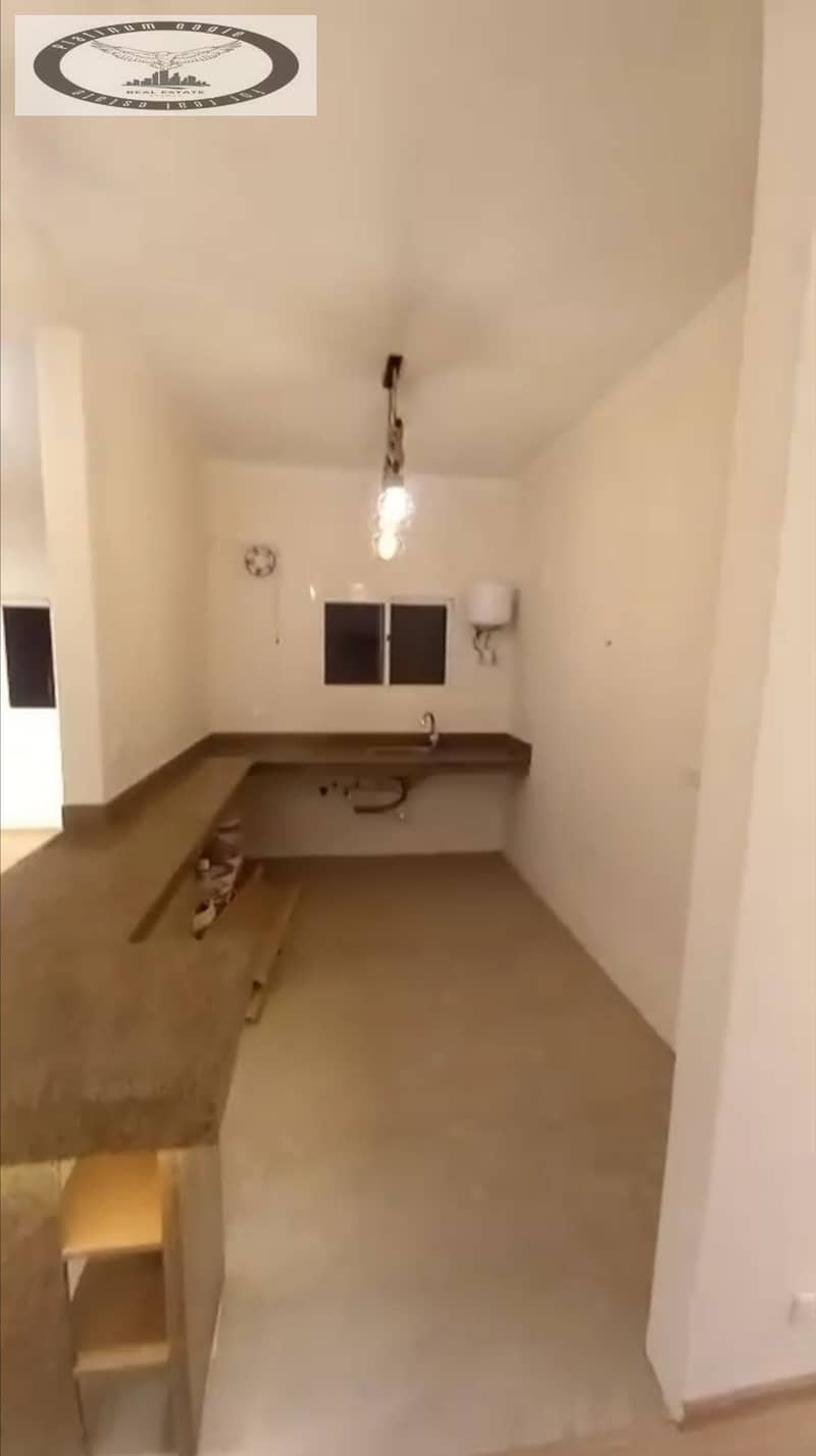 9 332f9e39-4dd3-4072-bfca-6ef925183cba. jpg