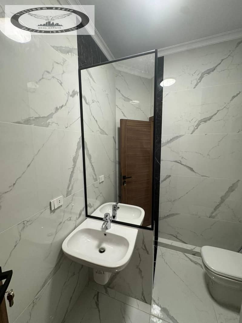 11 a726ad25-8160-488e-b9cd-68dc4219af37. jpg