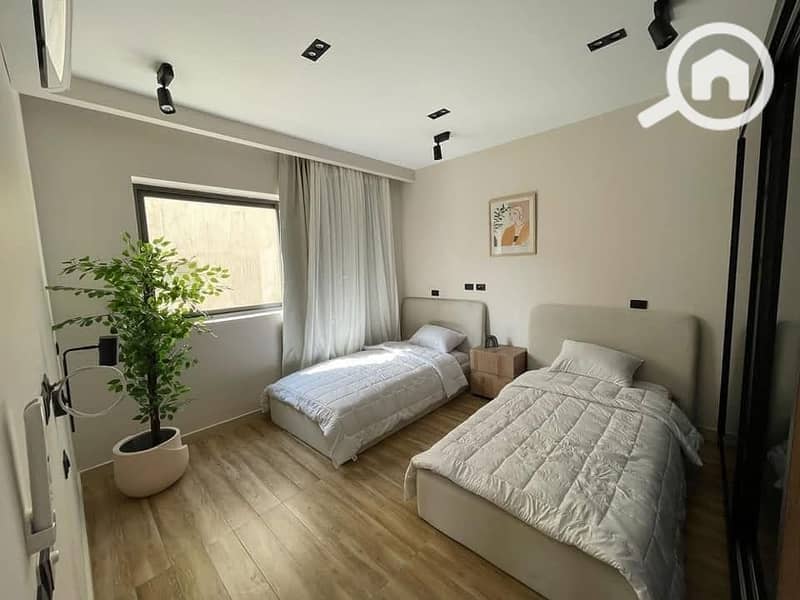 4 575a4436-7ce7-4921-b686-86a320911525. jpg