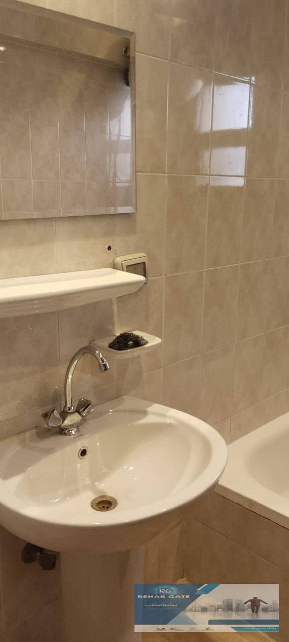 9 b7110d86-ea3f-4a71-9aa4-324ee5791724. jpg