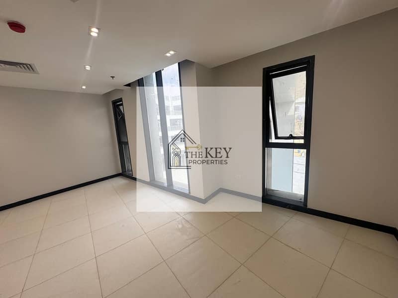 7 WhatsApp Image 2025-11-24 at 21.06. 56. jpeg