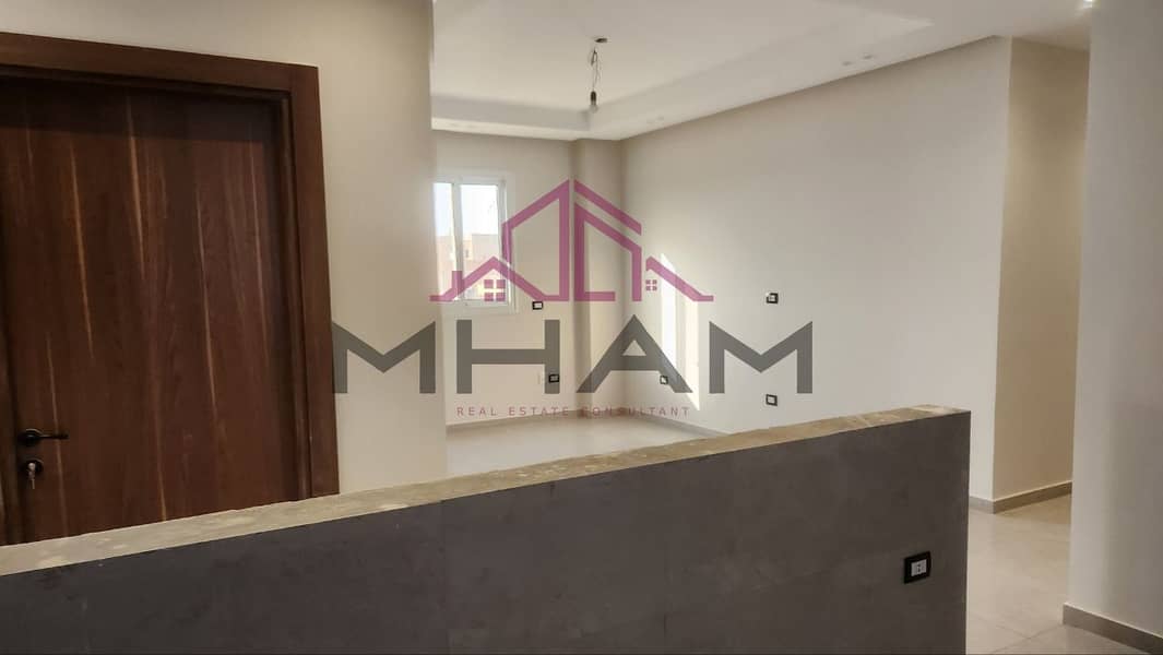 4 photo_5854794084294265791_y. jpg