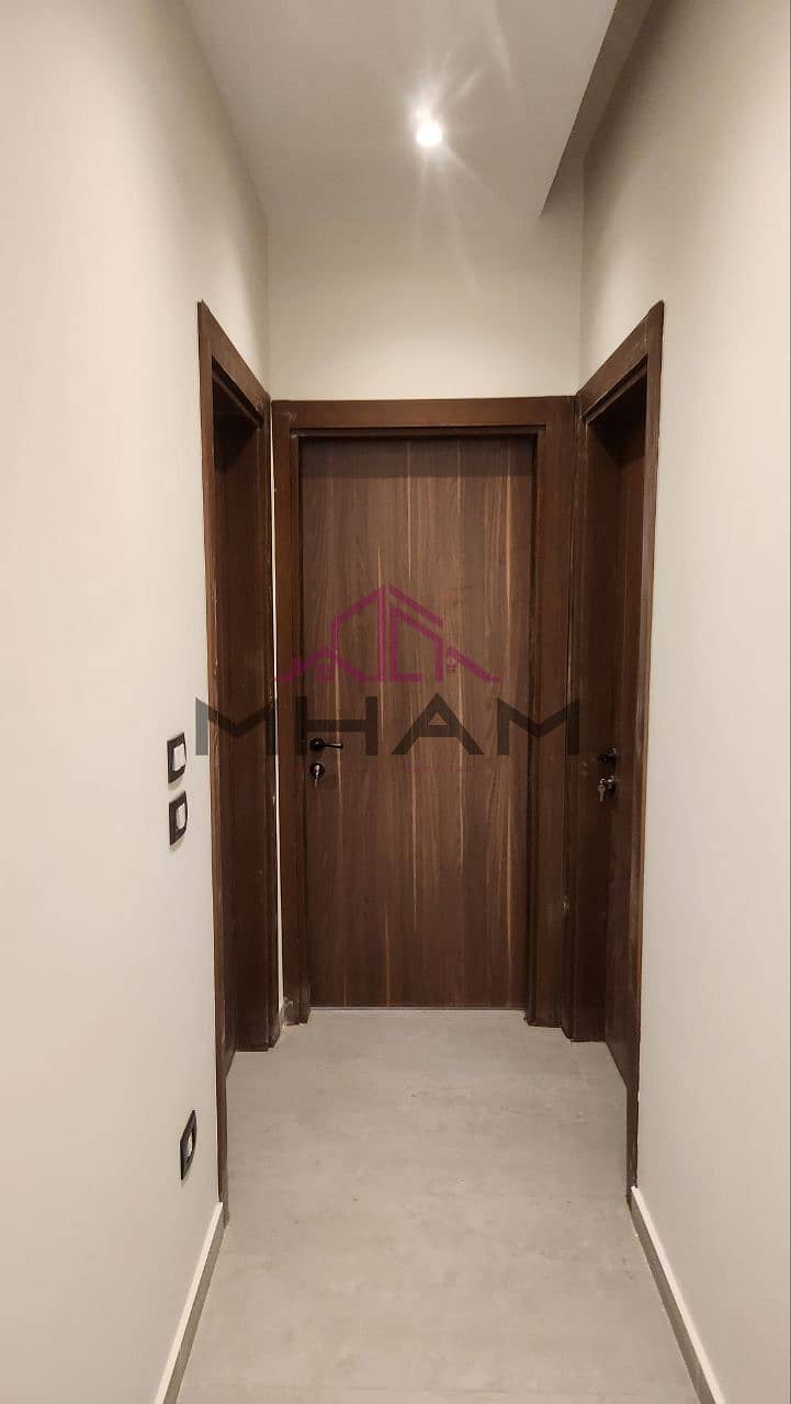 5 photo_5854794084294265792_y. jpg