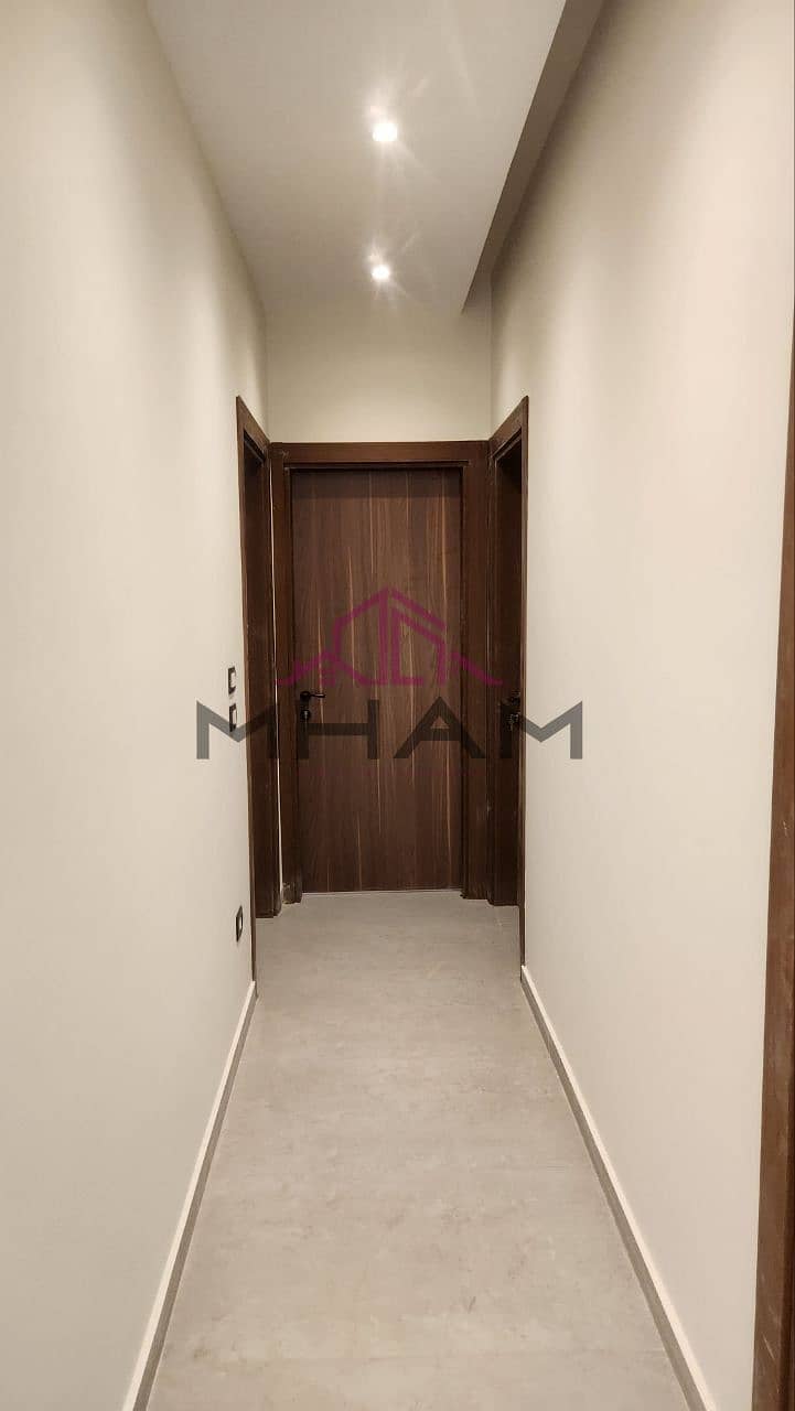 6 photo_5854794084294265794_y. jpg