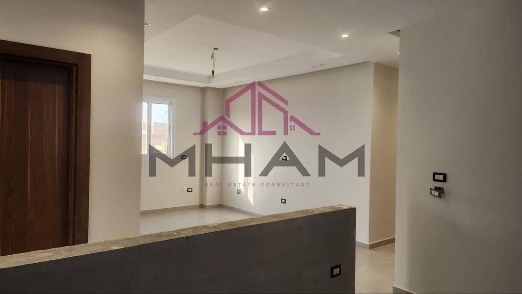 8 photo_5854794084294265796_y. jpg