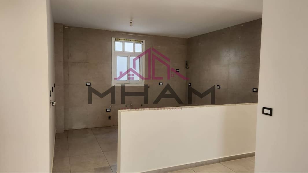 11 photo_5854794084294265799_y. jpg