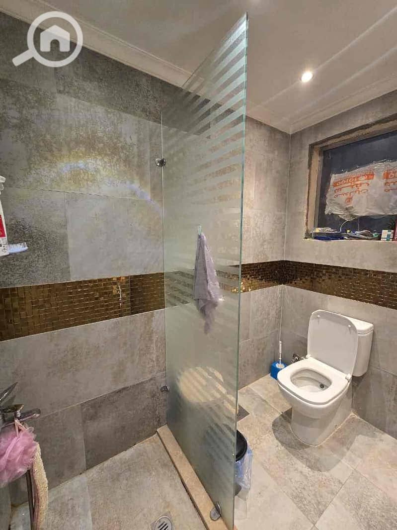 15 ee529354-d25d-42b2-a595-94315ee43506. jpg