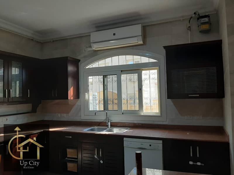 10 0550470c-011f-4578-89e4-9e655c0326d9. jpg