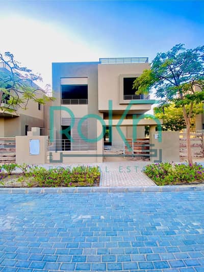 فیلا 4 غرف نوم للبيع في 6 أكتوبر، الجيزة - WhatsApp Image 2025-11-27 at 2.28. 45 PM. jpeg