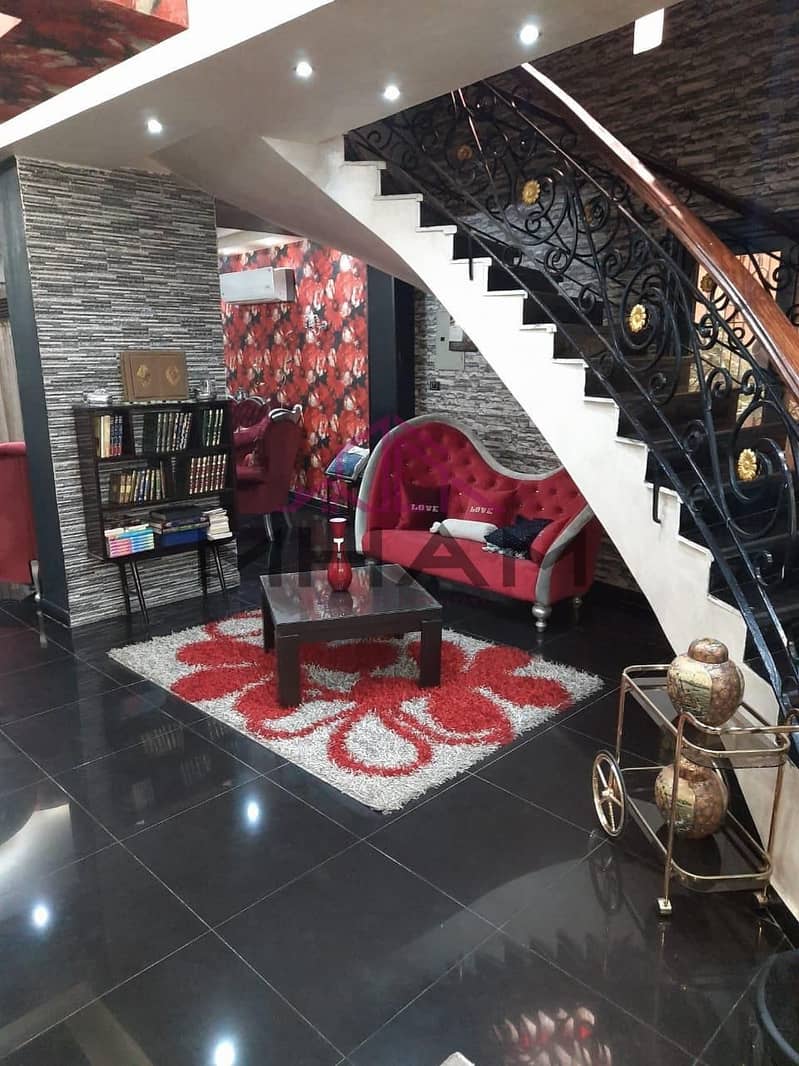 3 photo_5852542284480580656_y. jpg