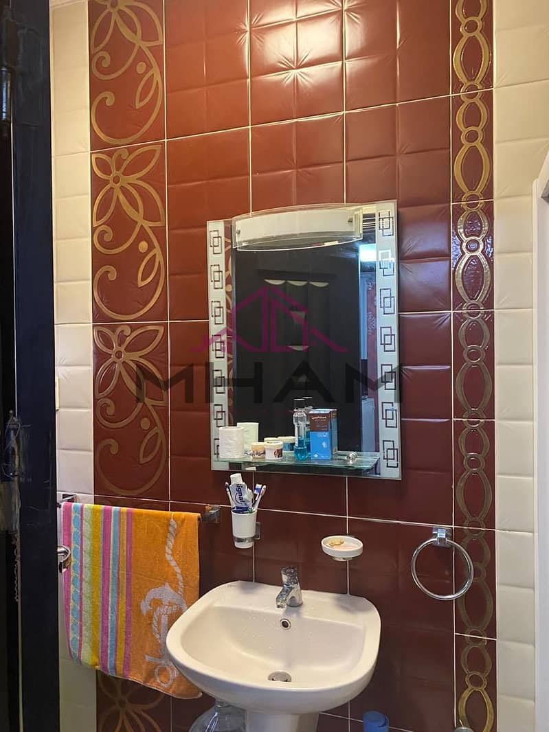 12 photo_5852542284480580666_y. jpg