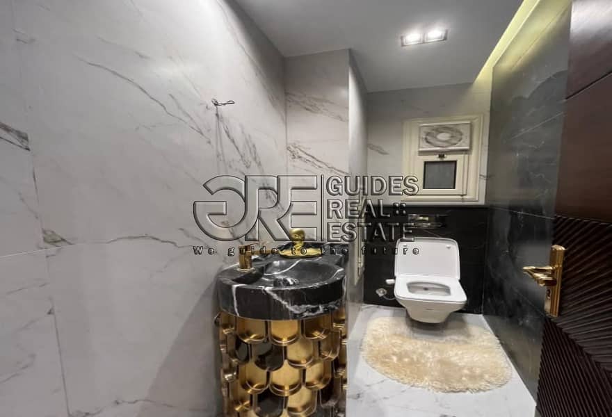 9 349c0c3e-c680-47a8-a4f3-45a4d18499c8. jpg