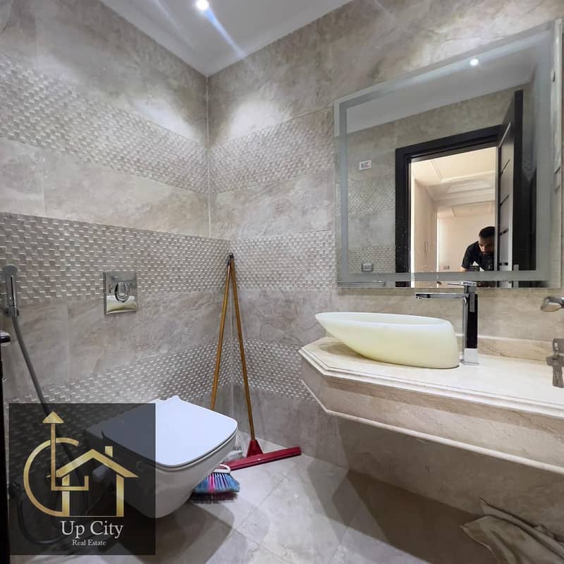 12 350e93c2-862e-4423-88da-b403941b8374. jpg