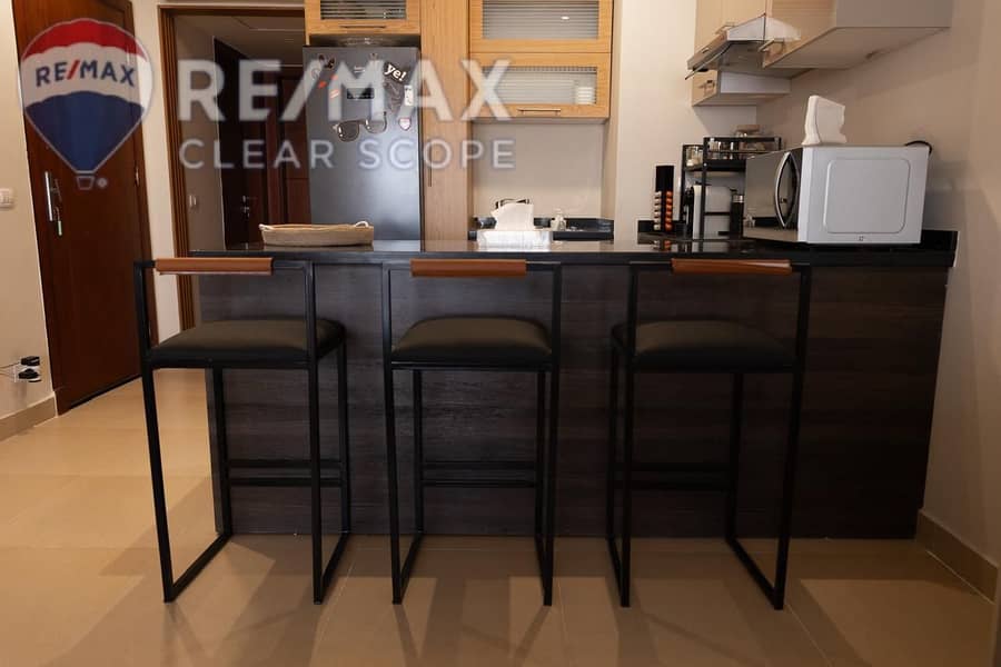 12 42190e1f-73c6-45bf-9462-c2edc3e47eb1. jpeg