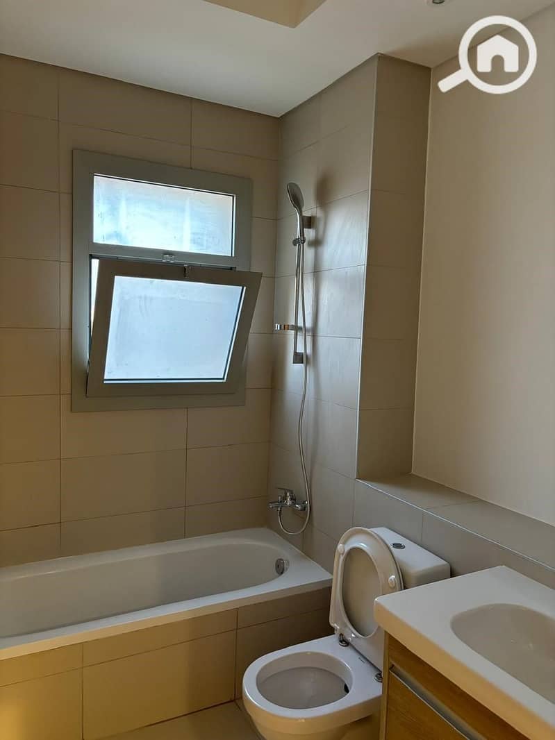 5 d377e823-da23-446d-a5ac-6c8c2d318b88. jpg