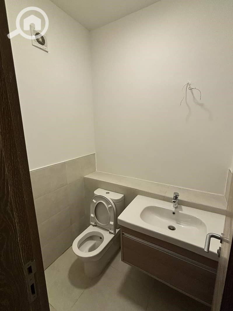 11 344d0ed7-c00f-4a43-bac6-d2577a70d76a. jpg