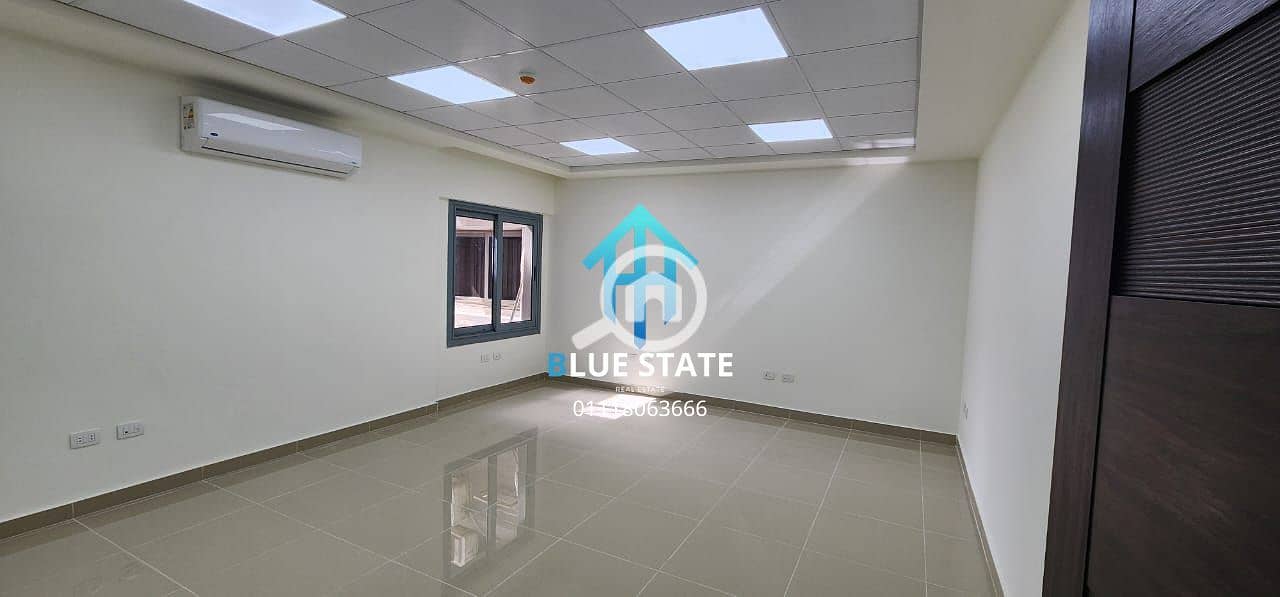 7 01118063666 (34). png