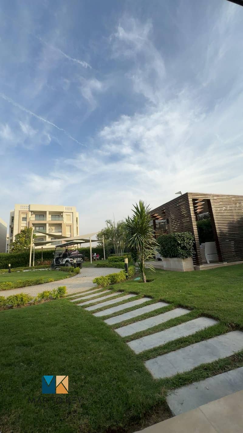 9 cf932754-ec87-48bc-bb90-f974a16b21e6. jpg