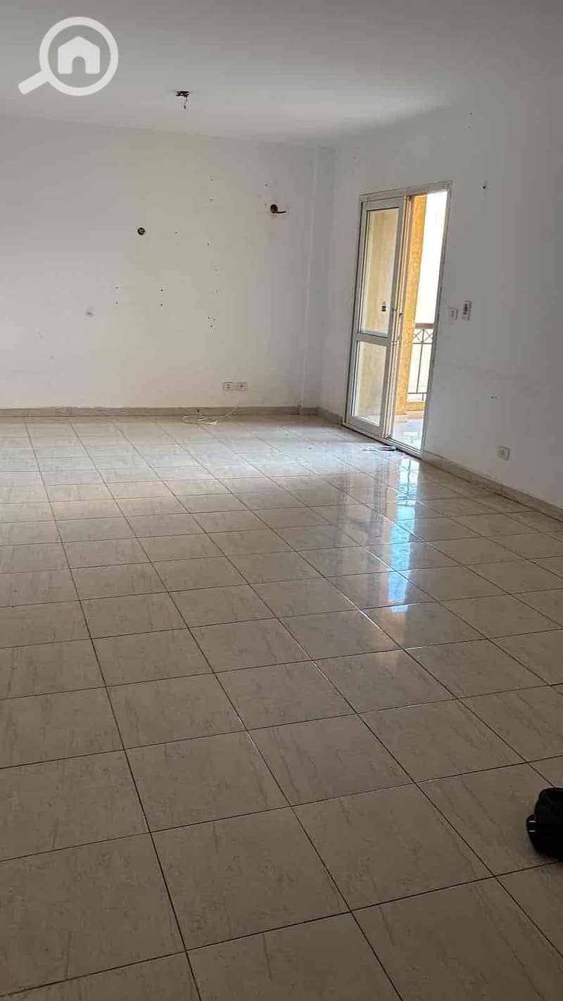 8 377aeef2-b5f0-405e-af21-be57a5b8a561. jpg