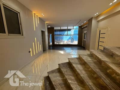 5 Bedroom Duplex for Rent in New Cairo, Cairo - IMG-20251127-WA0058. jpg