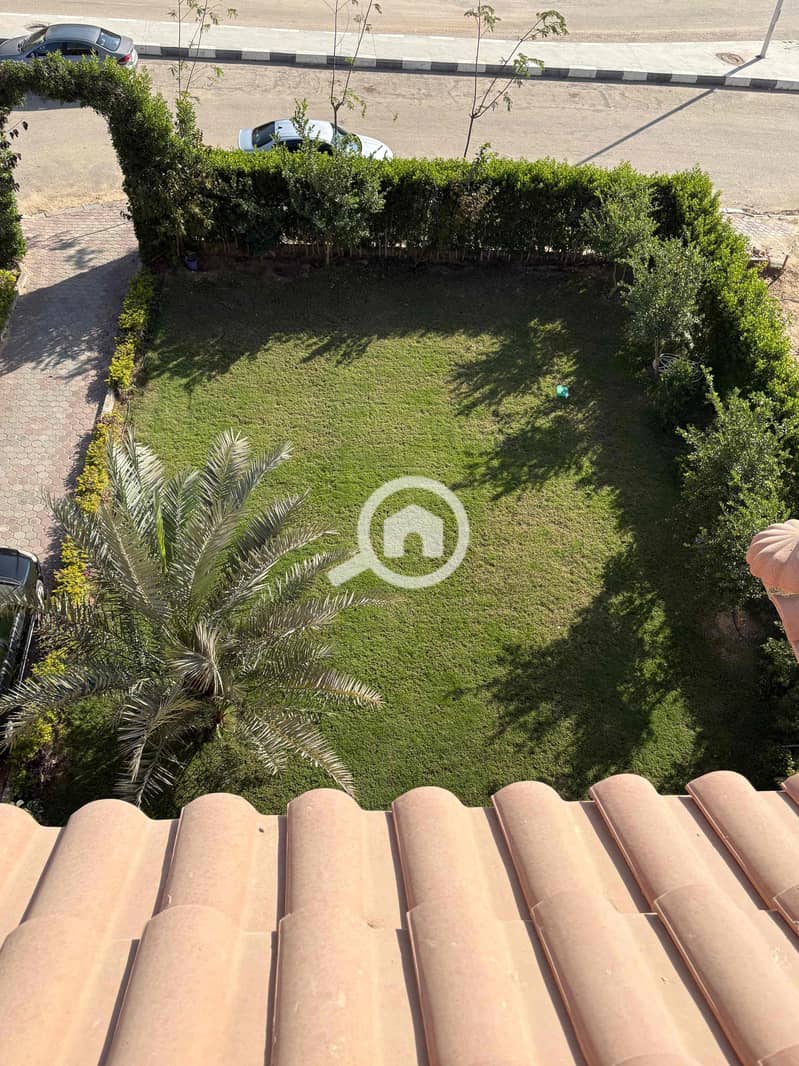 7 b3bd4d12-6e8a-4519-a832-e56762f922d6. jpg