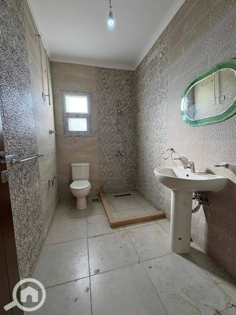 10 2e590ddc-25d4-4855-8df6-4fdf9f7da527. jpg