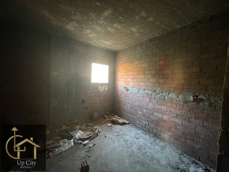 10 729d0e2d-b698-4a57-a538-e1961780096a. jpg