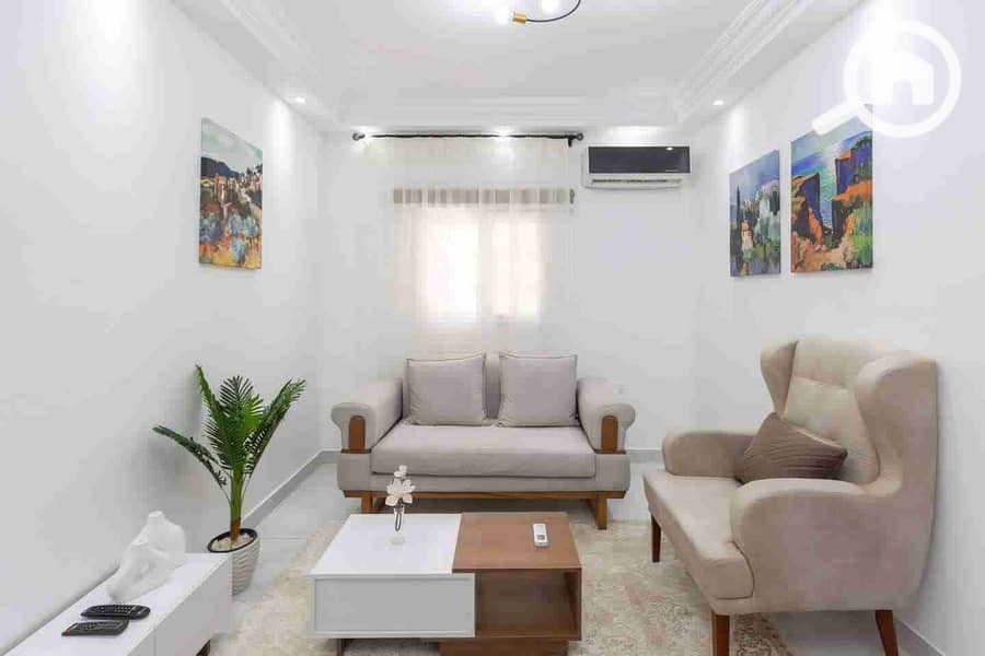 1000464844. jpg 1000464844. jpg