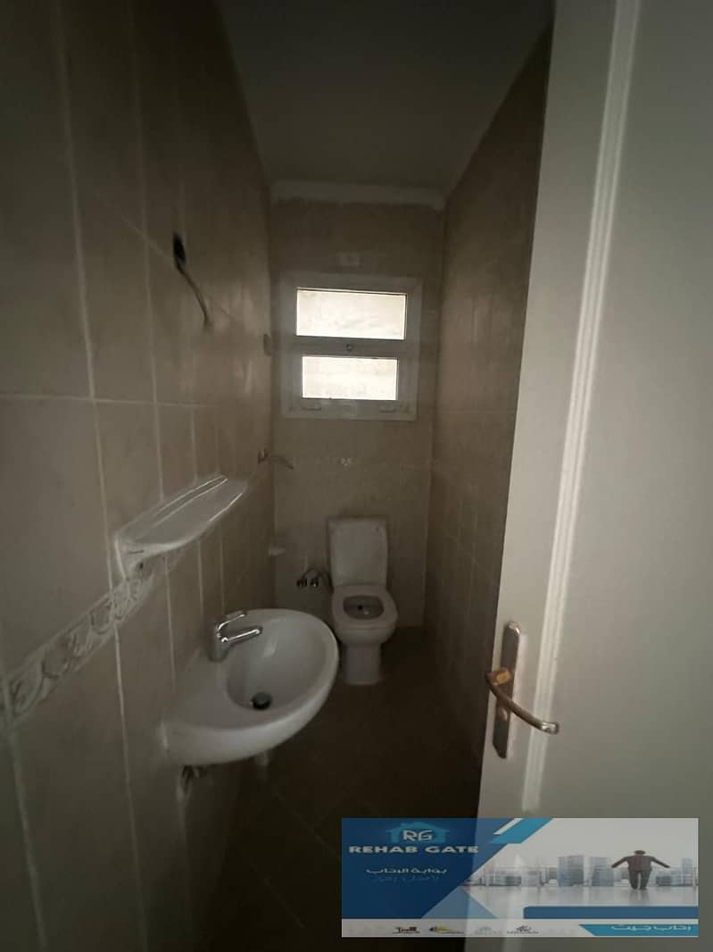 9 2d68d552-de6d-49d5-ba7b-262f929addf9. jpg