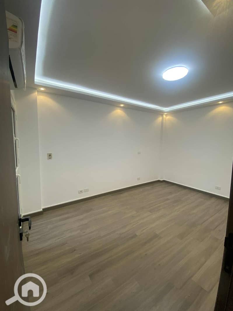 7 WhatsApp Image 2025-10-25 at 15.40. 59_a0ad4b1d. jpg