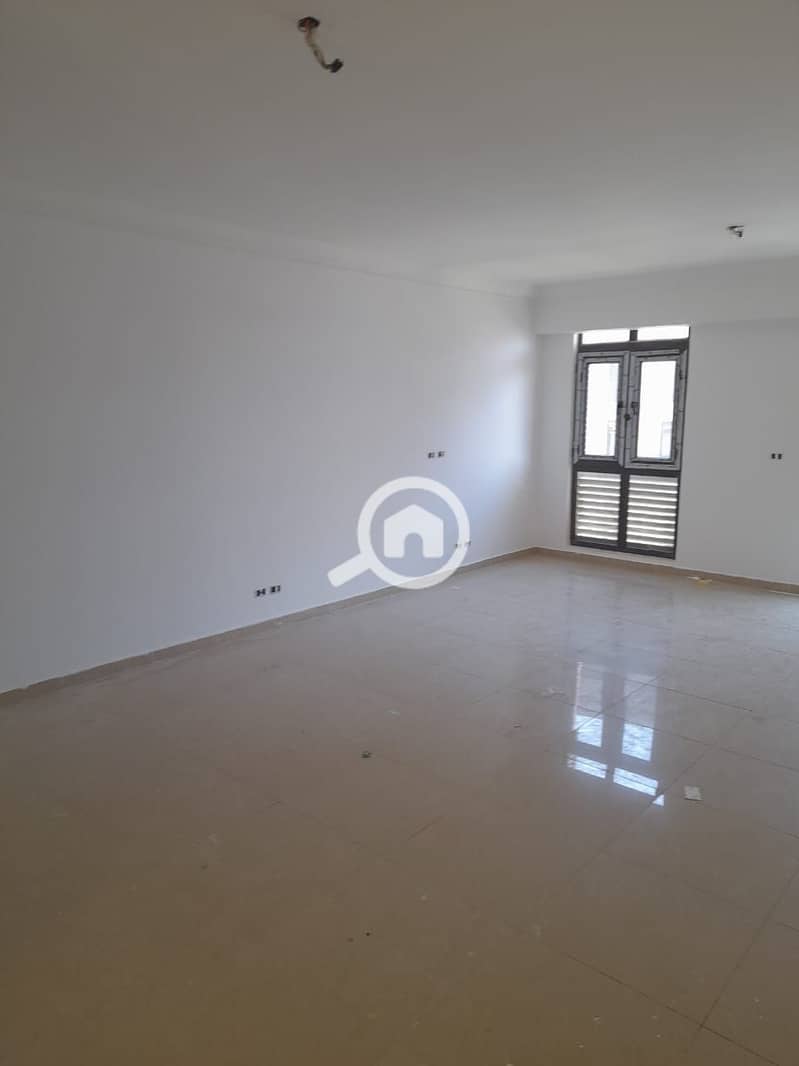 3 8db47f35-13e6-4af0-a4f5-f9652670bfc5. jpg