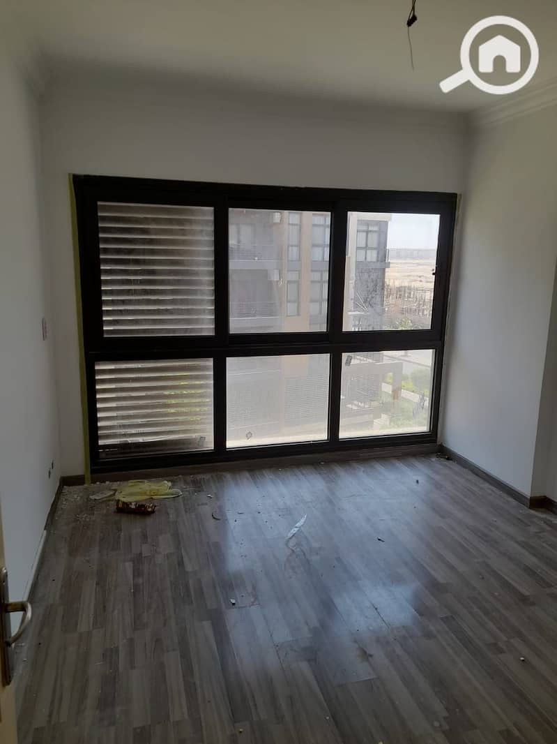 4 360e6597-ac0a-4c17-855f-01cb2fb2b6f8. jpg