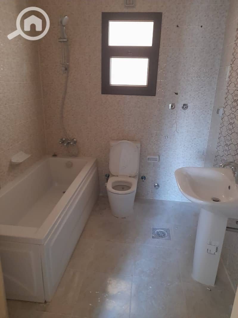 5 559bd05c-b4ad-450a-8bf9-931b797bf2e2. jpg