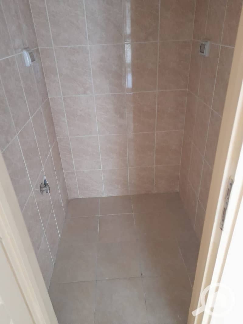 7 7181b5c4-2df3-450f-9689-89336a8c4808. jpg