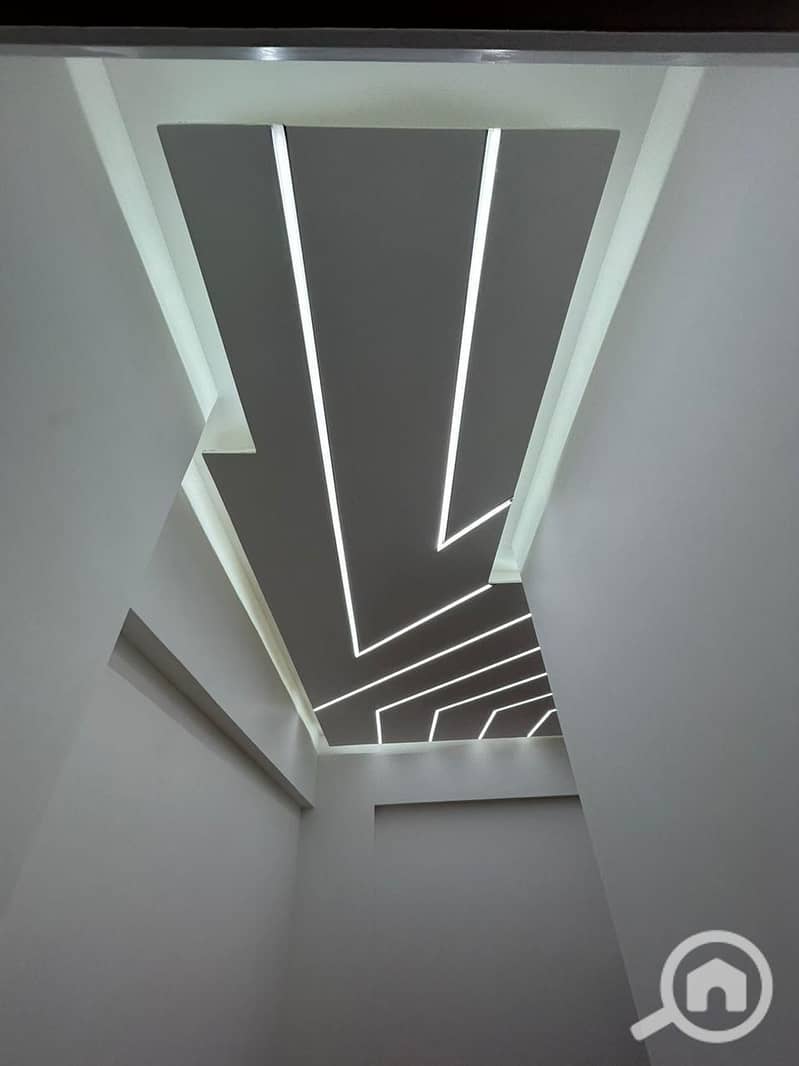 12 71bcb20f-2b3e-41c2-9ae2-a6c4446de015. jpg