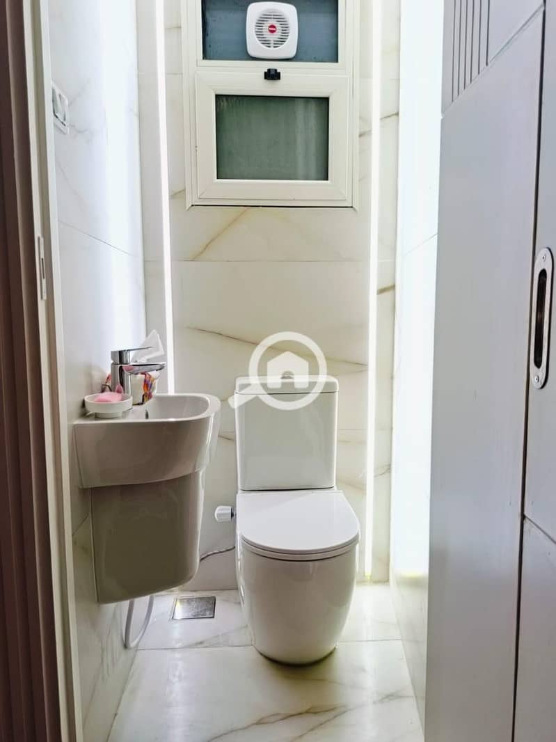 25 fbeb5940-bc43-4bb8-b23a-a7769b6c2958. jpg